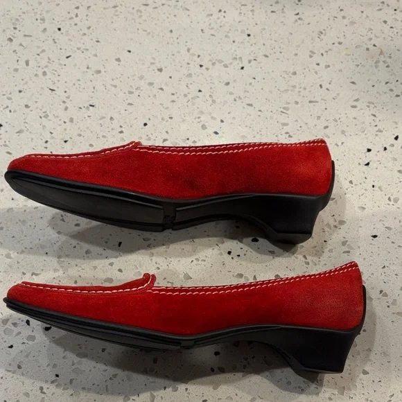 Kate Spade Red Suede 1 inch Heel 6 Medium Like New - Picture 11 of 12
